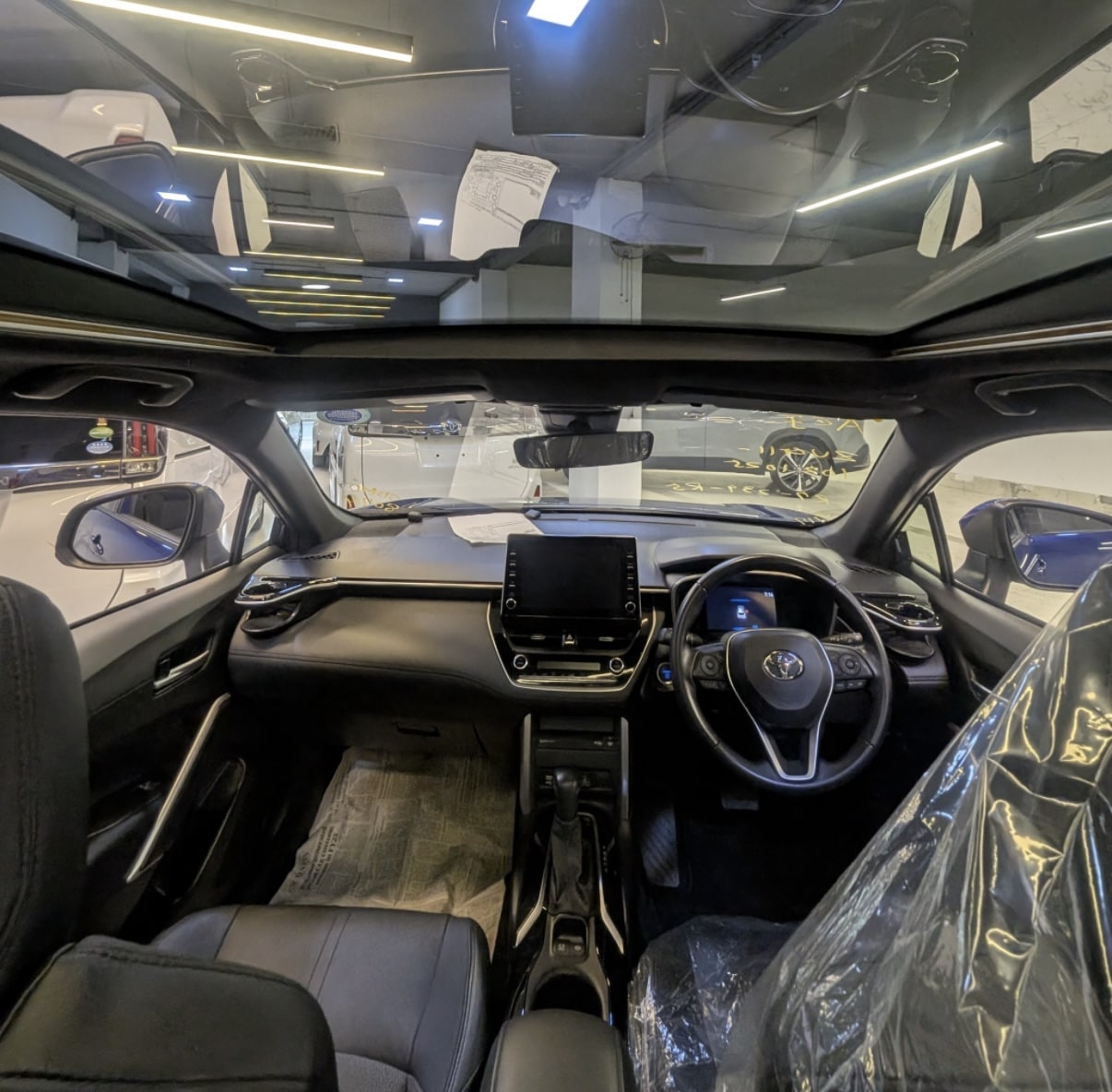 
Toyota Corolla Cross full									