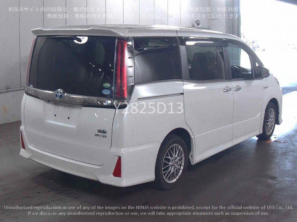 
Toyota Noah full									