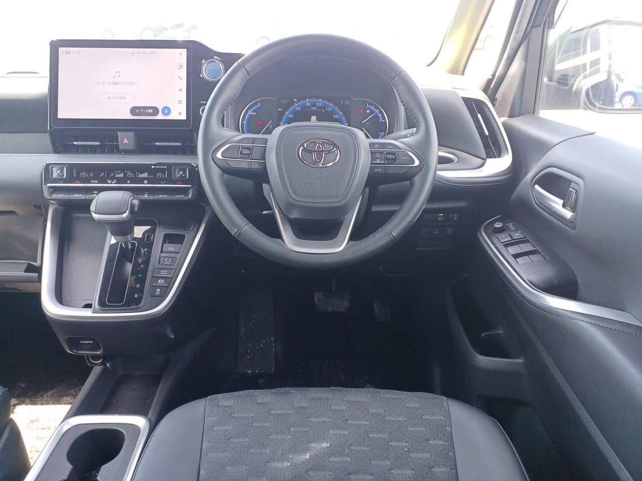 
TOYOTA VOXY S-Z NEW SHAPE 2022 ✨ S-Z Package — Full Loaded with Leg Rest ✨ 🔹 Mileage: 39,000 km 🔹 Auction Grade: 4 🔹 Color: Metallic Black (218) 🔹 Engine: 1800cc full									