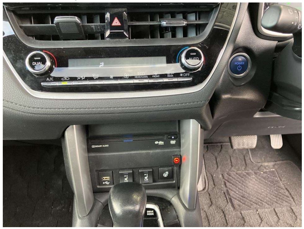 
Corolla Cross 2022 with panaromic moonroof and 360 Camera |4WD full									