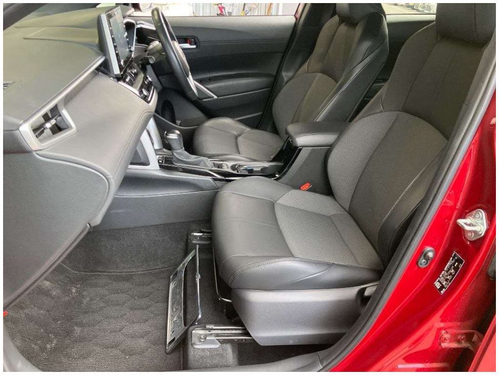 
Corolla Cross 2022 with panaromic moonroof and 360 Camera |4WD full									